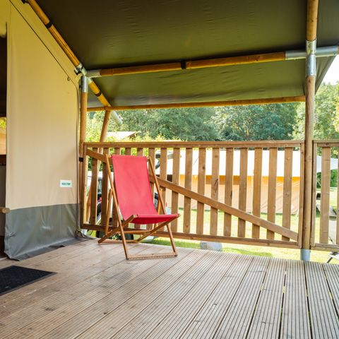 Canvas and wooden tent 6 persons - including sanitary facilities