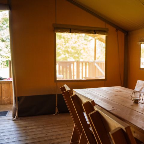 Canvas and wooden tent 4 persons - including sanitary facilities