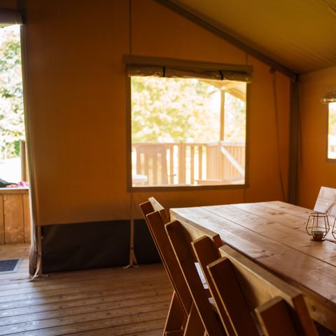 Canvas and wooden tent 4 persons - including sanitary facilities