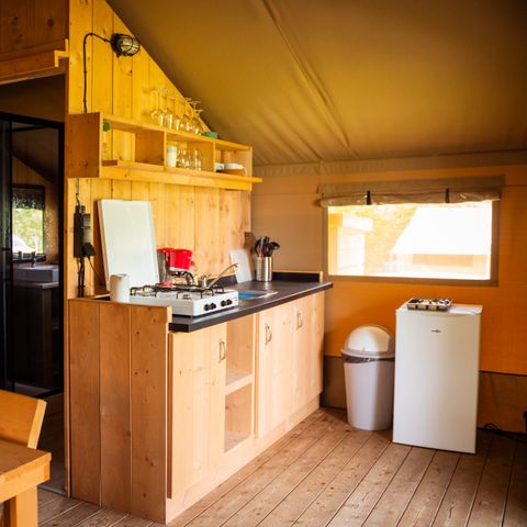 Canvas and wooden tent 4 persons - including sanitary facilities