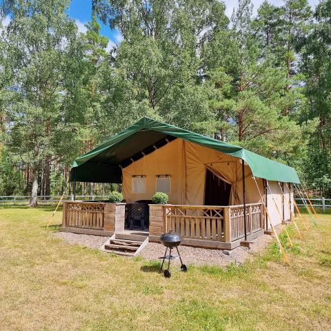 CANVAS AND WOOD TENT 6 people - incl. private sanitary facilities