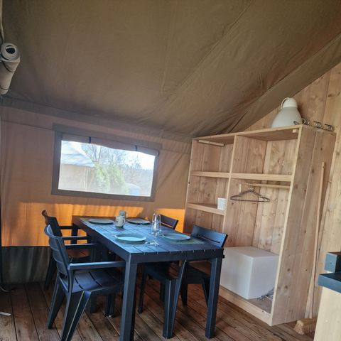 Canvas and wooden tent 4 persons - including sanitary facilities