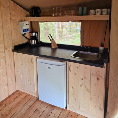 Canvas and wooden tent 6 persons - including toilet