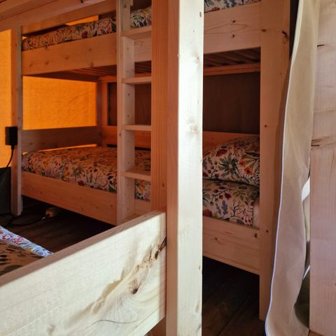 Canvas and wooden tent 6 persons - including toilet