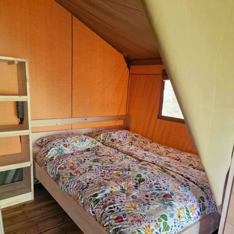 Canvas and wooden tent 6 persons - including toilet