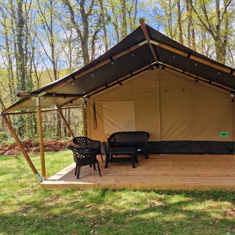 CANVAS AND WOOD TENT 6 people - including toilet