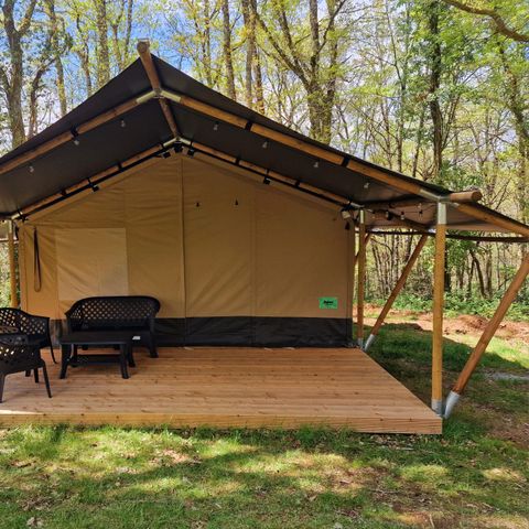 Canvas and wooden tent 6 persons - including toilet