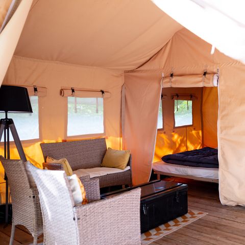 Canvas and wooden tent 4 persons