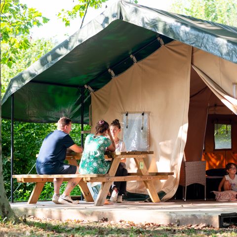 Canvas and wooden tent 4 persons