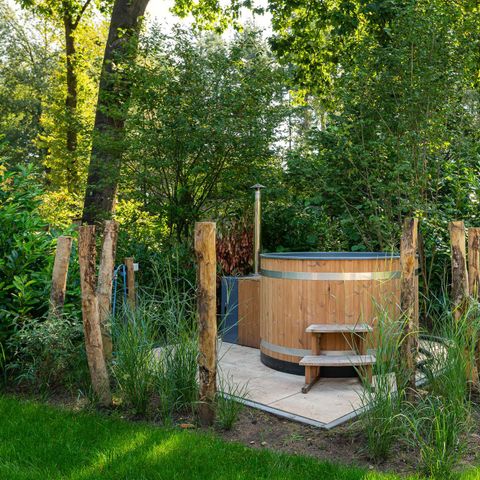 Chalet 4 persons - Loevestein with hot tub