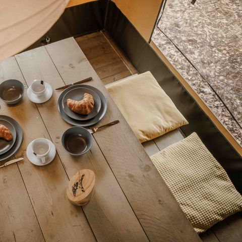 Canvas and wooden tent 6 persons
