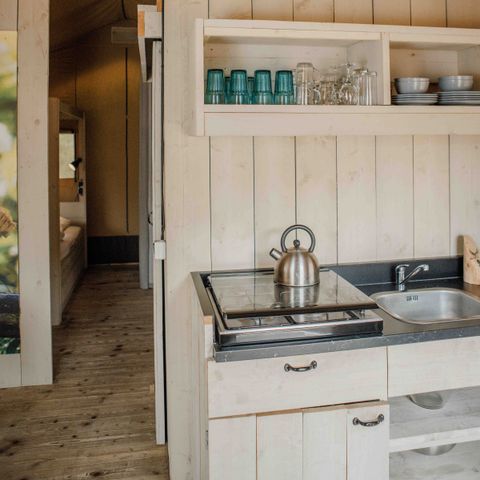 CANVAS AND WOOD TENT 6 people