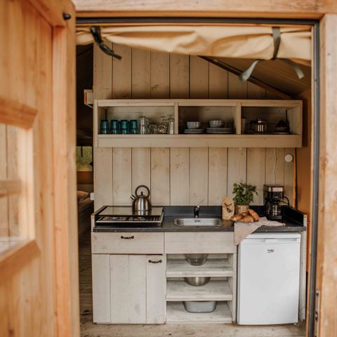 CANVAS AND WOOD TENT 6 people