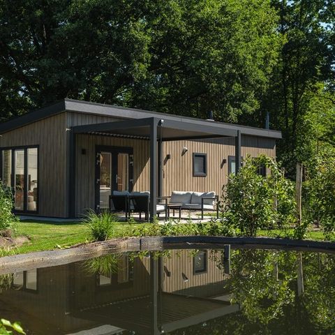 LODGE 4 people - Loevestein Deluxe with Hot tub & Sauna