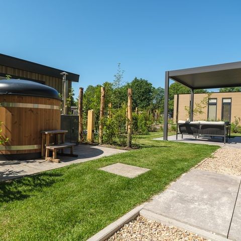 Lodge 4 persons - Loevestein Deluxe with Hot tub & Sauna