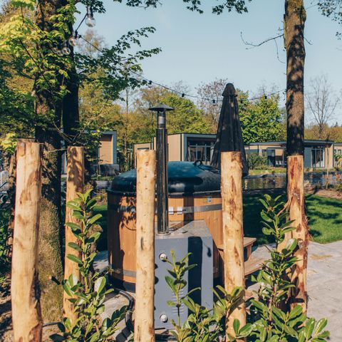 Lodge 5 persons - Loevestein Comfort with hot tub