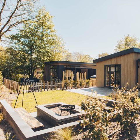 Lodge 5 persons - Loevestein Deluxe with Hot Tub