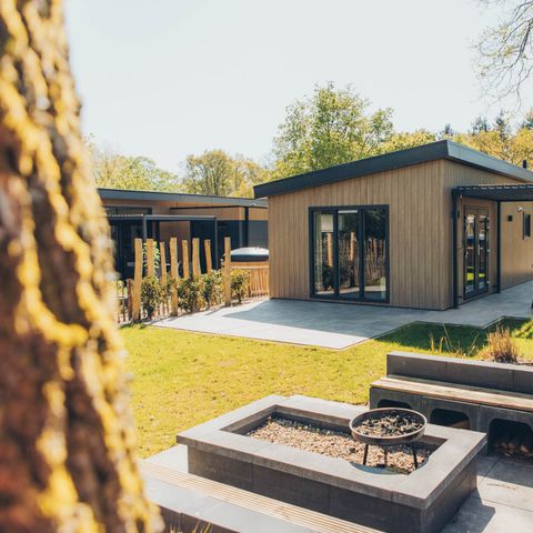 Lodge 5 persons - Loevestein Deluxe with Hot Tub