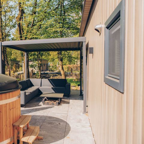 Lodge 5 persons - Loevestein Deluxe with Hot Tub