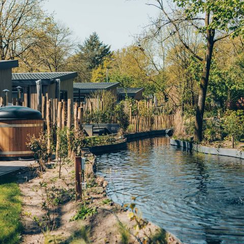 Lodge 5 persons - Loevestein Deluxe with Hot Tub