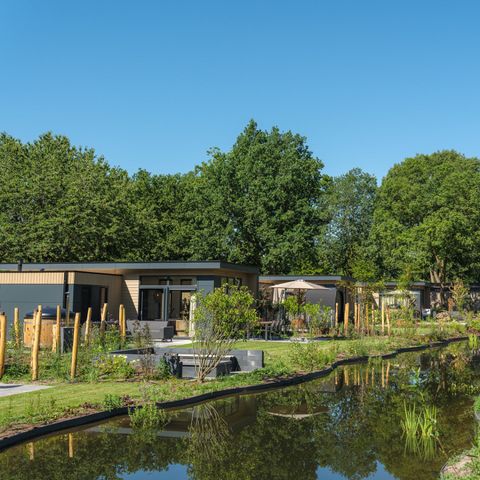 LODGE 6 people - Essenburgh Deluxe with Hot Tub & Sauna