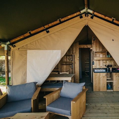 Canvas and wooden tent 4 persons - including sanitary facilities
