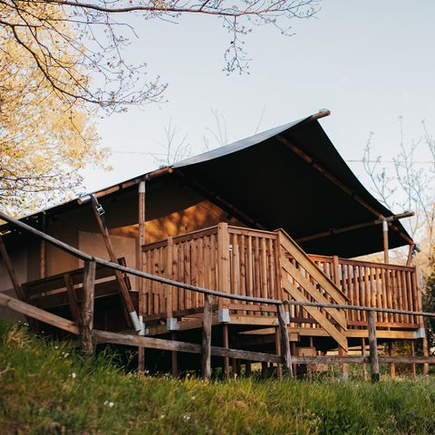 Canvas and wooden tent 6 persons - including sanitary facilities