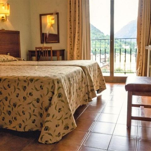 BEDROOM 2 people - Double Room - Mountain View