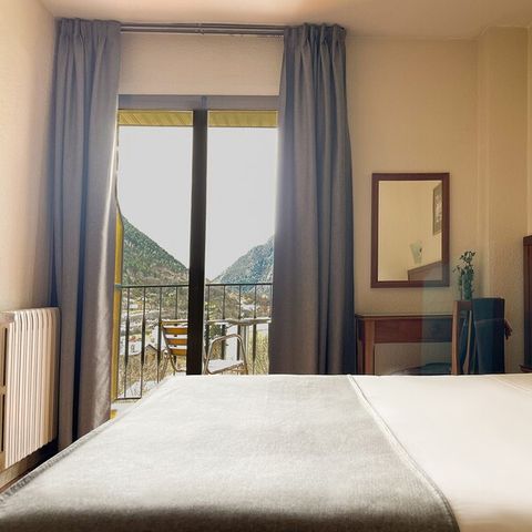 BEDROOM 2 people - Double Room - Mountain View