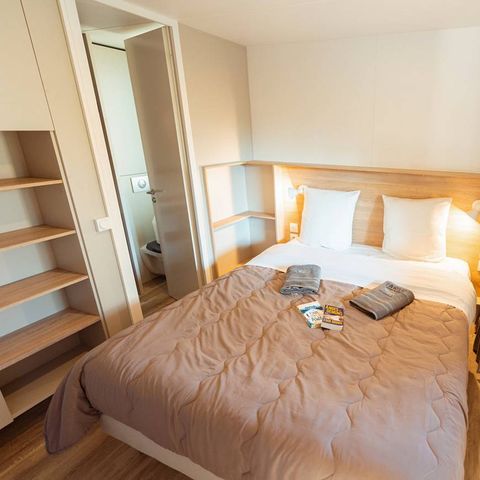 Mobile home 4 persons - Exclusive - 2 bedrooms - 2 shower rooms - Air conditioning.