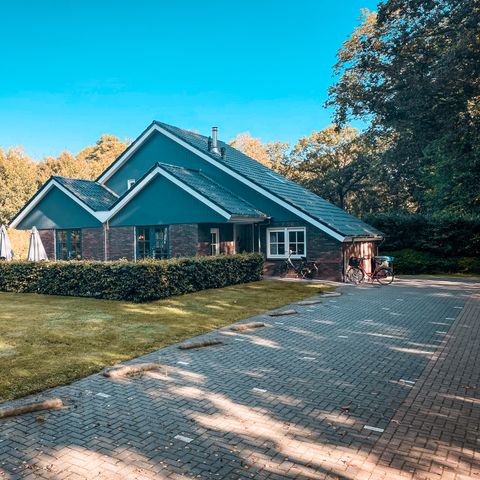 Group accommodation 16 persons - Family house the Juniper