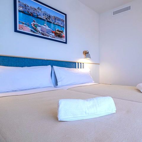 APARTMENT 4 people - 2-bedroom flat ADDITIONAL ACCESS TO CAMPING and paying car park