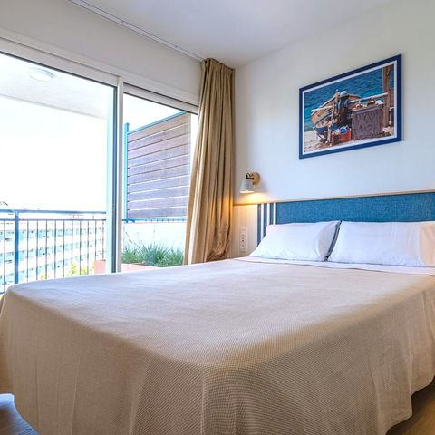 APARTMENT 4 people - 2-bedroom flat ADDITIONAL ACCESS TO CAMPING and paying car park