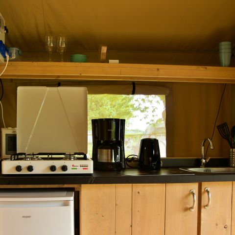 Canvas and wooden tent 6 persons - including toilet