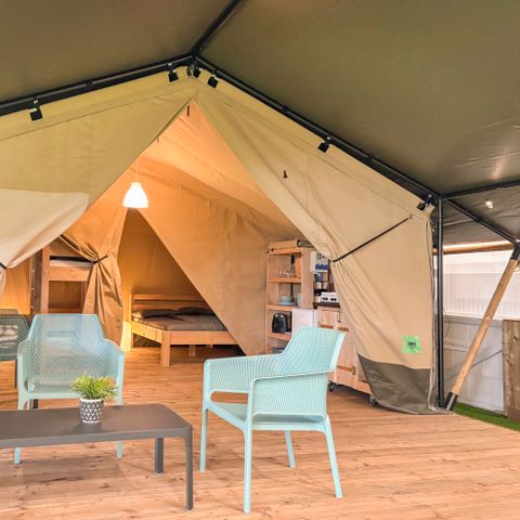 Canvas and wooden tent 6 persons - including toilet