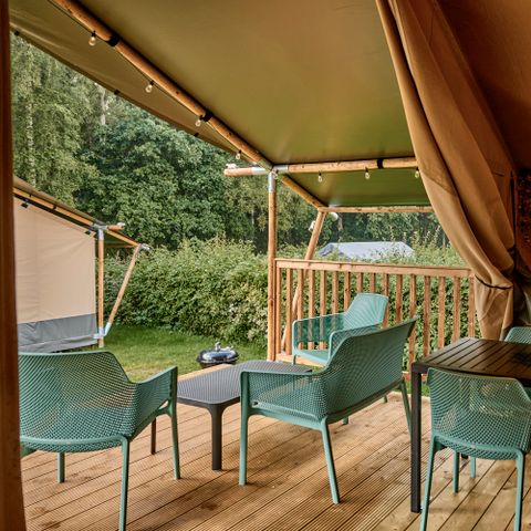 Canvas and wooden tent 4 persons - including sanitary facilities