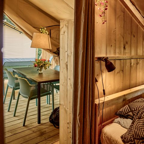 Canvas and wooden tent 4 persons - Including sanitary facilities