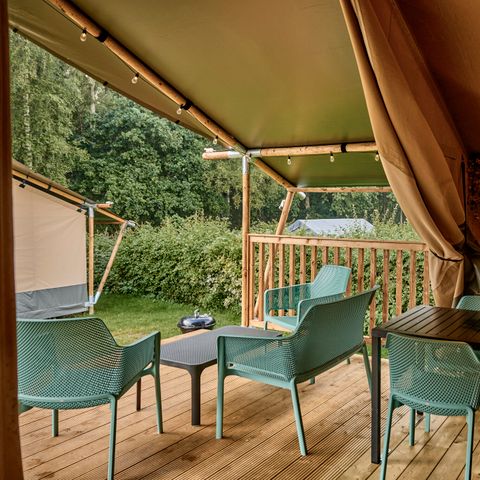 Canvas and wooden tent 4 persons - Including sanitary facilities
