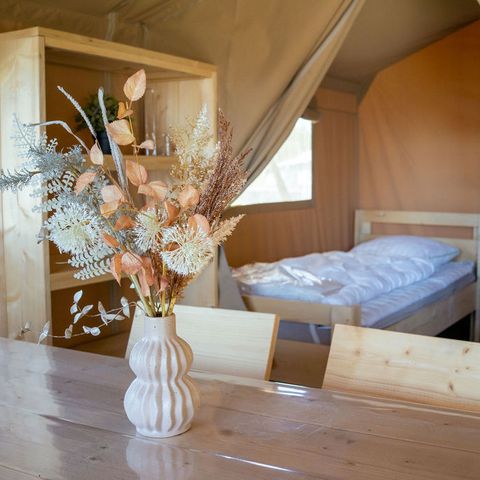 Canvas and wooden tent 5 persons