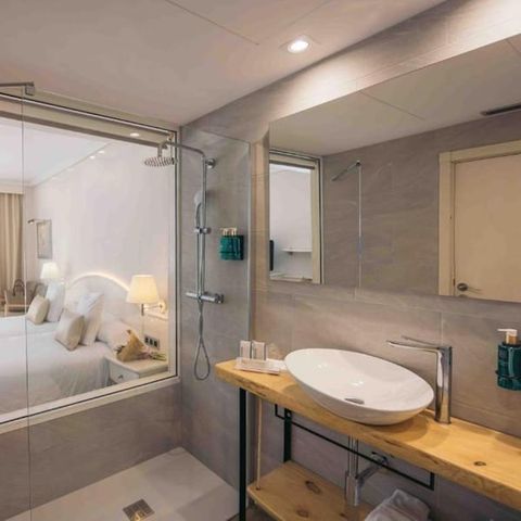 BEDROOM 2 people - Double Room - Balcony - Canal View