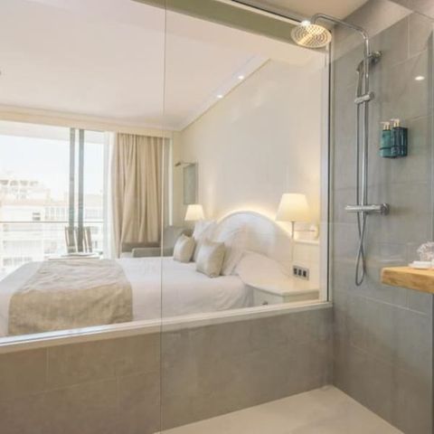 Bedroom 3 persons - Double - Additional bed - Balcony - Canal view