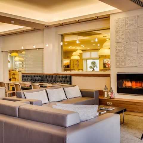 Pierre & Vacances Hotel Pirineos Figueres - Camping Girona - Image N°2