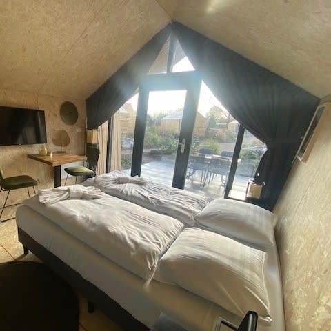 UNUSUAL ACCOMMODATION 2 people - Solo Retreat 2
