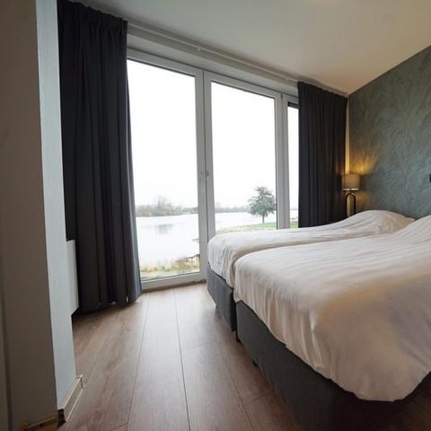 Group accommodation 10 persons - Maas Villa Havenzicht