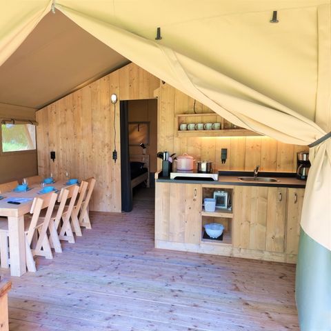 CANVAS AND WOOD TENT 6 people - including sanitary facilities