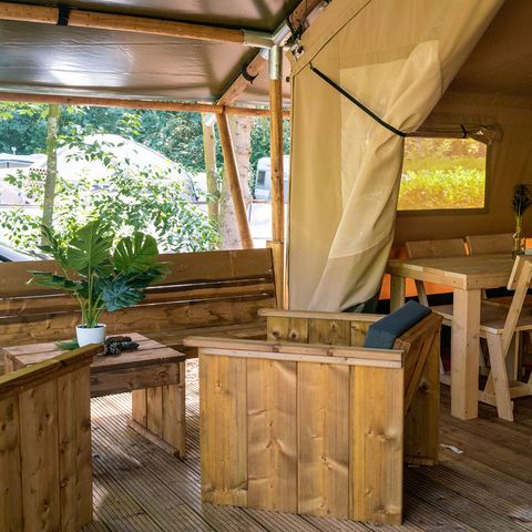 CANVAS AND WOOD TENT 6 people - including sanitary facilities