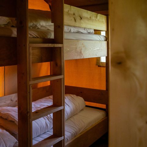 CANVAS AND WOOD TENT 6 people - including sanitary facilities