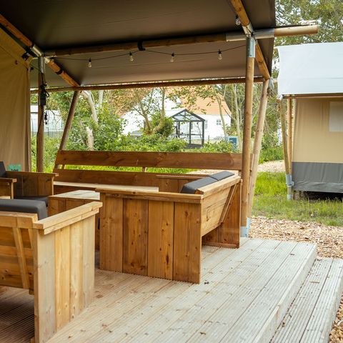 CANVAS AND WOOD TENT 6 people - including sanitary facilities