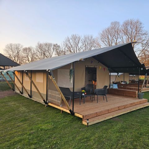 CANVAS AND WOOD TENT 5 people - including toilet