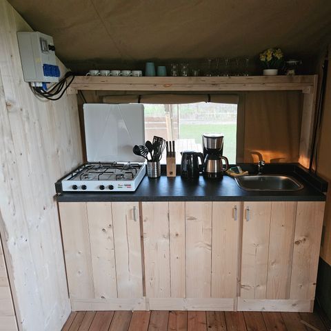 Canvas and wooden tent 5 persons - including toilet